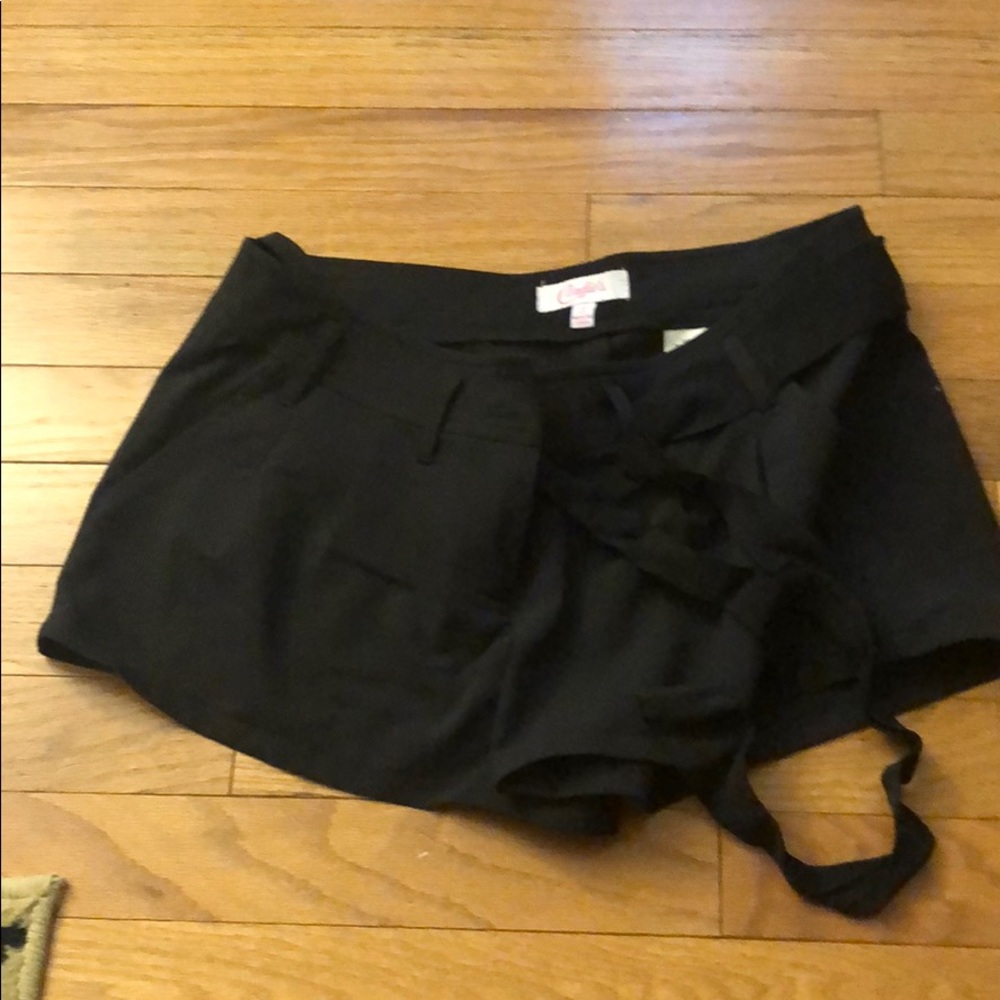 BLACK DRESSY SHORTS SIZE 3
